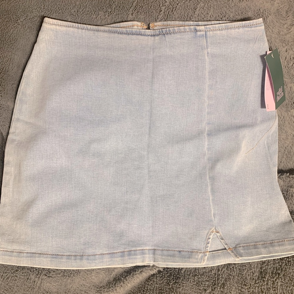 Woman’s Wild Fable Jean skirt